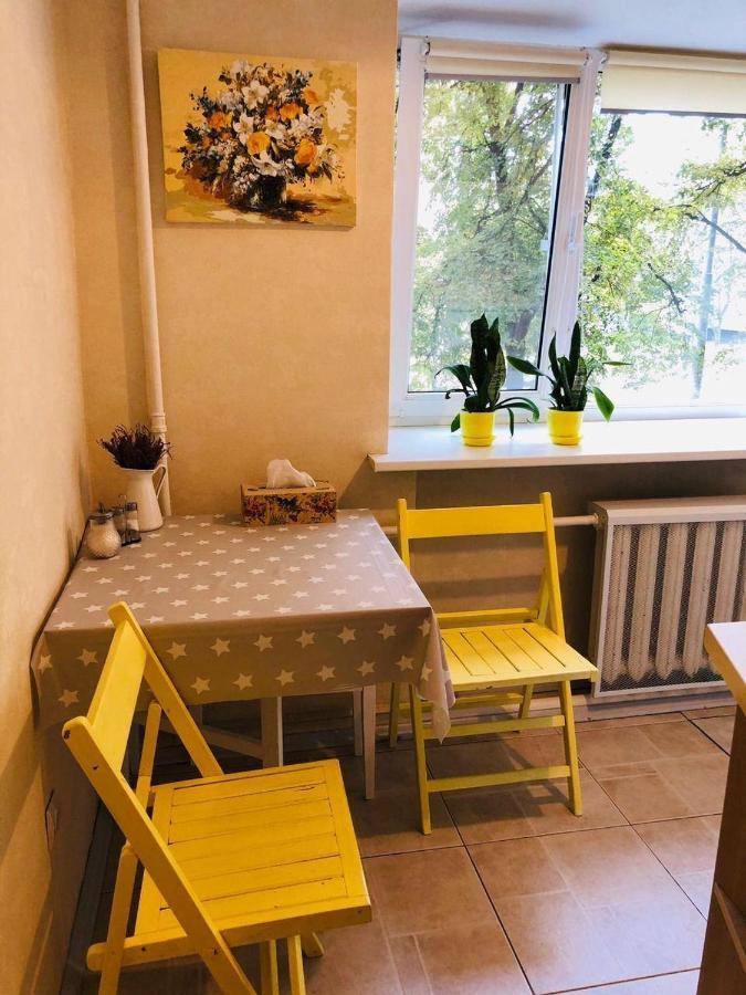 Sunflower Near Airport & Railway Station & Center City! Apartment