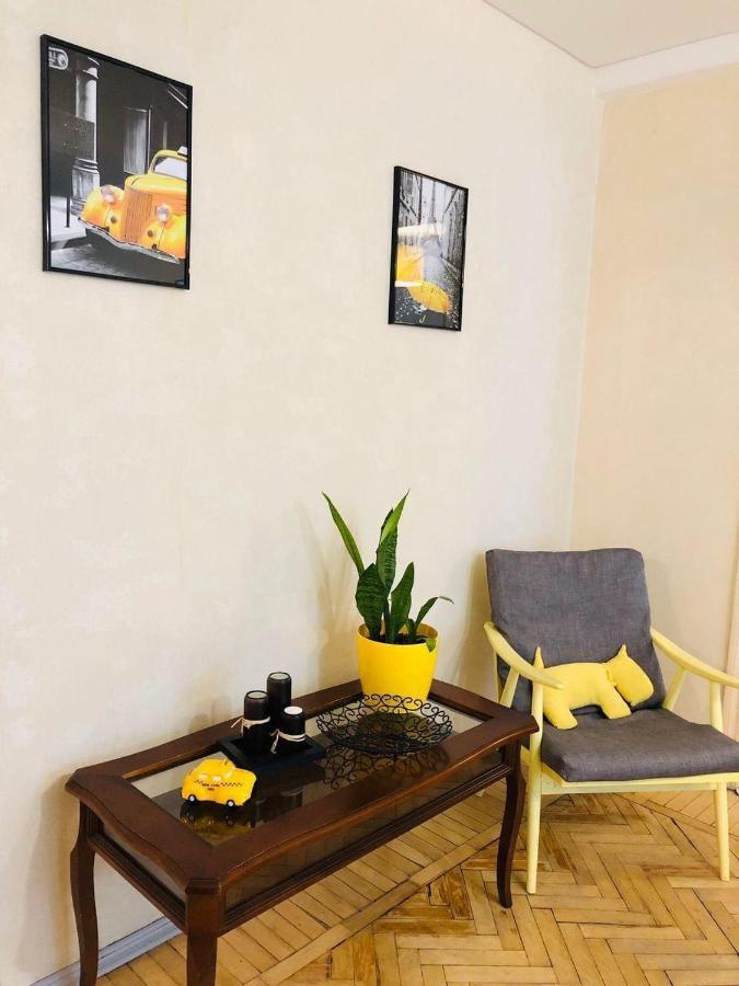 Sunflower Near Airport & Railway Station & Center City! Apartment *
