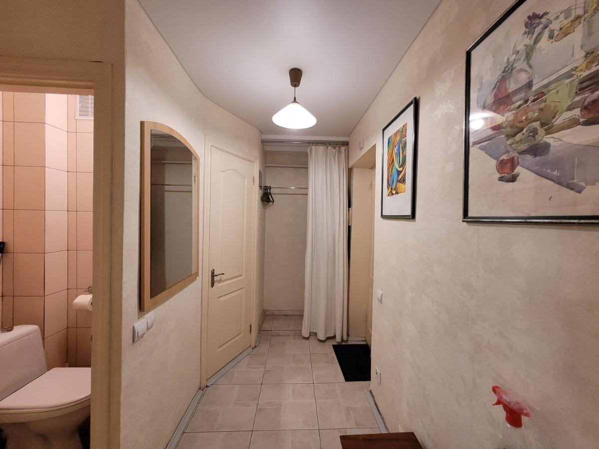 Apartment Sunflower Near Airport & Railway Station & Center City! *